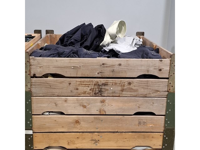 Partij diverse kleding en polo's - afbeelding 10 van  13