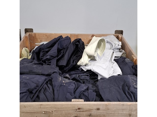 Partij diverse kleding en polo's - afbeelding 11 van  13