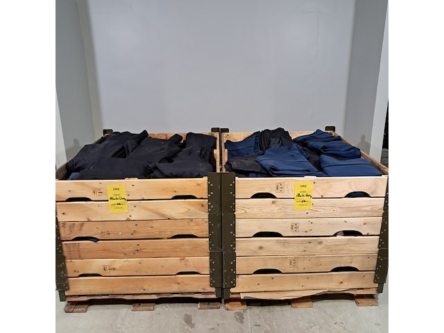 Partij diverse kleding - afbeelding 1 van  13