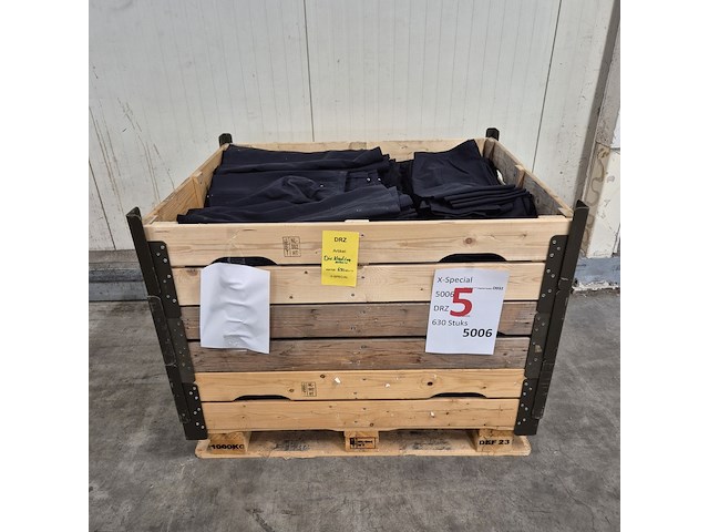 Partij diverse kleding - afbeelding 1 van  6