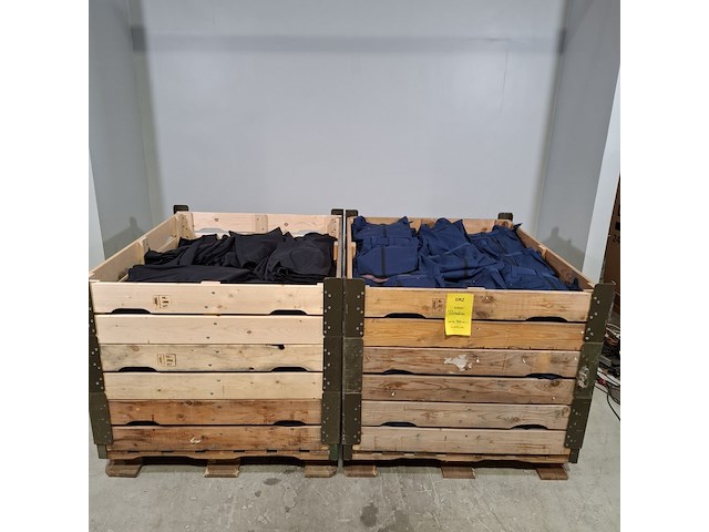 Partij diverse kleding - afbeelding 1 van  10
