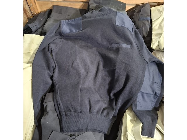 Partij diverse kleding - afbeelding 7 van  15