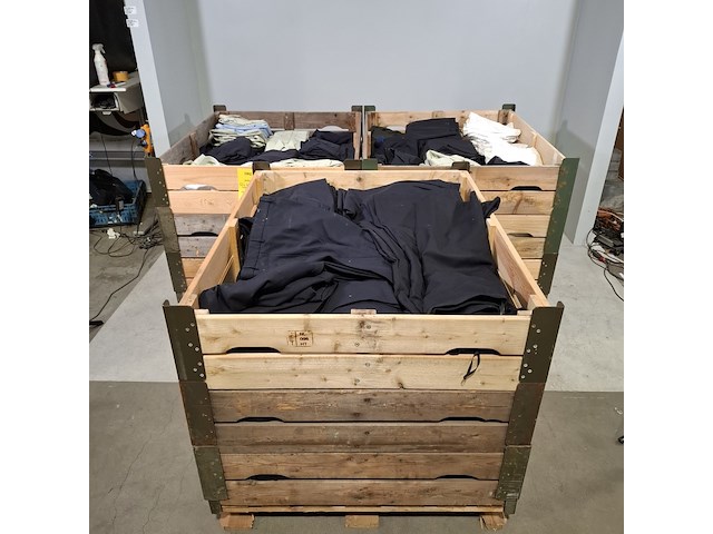 Partij diverse kleding - afbeelding 1 van  15