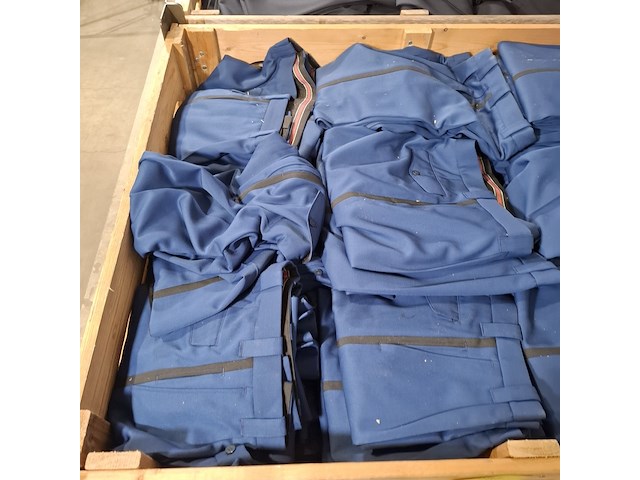 Partij diverse kleding - afbeelding 2 van  10