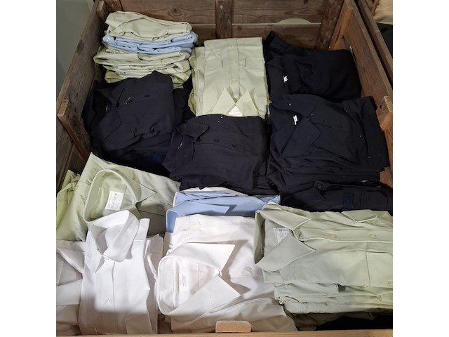 Partij diverse kleding - afbeelding 2 van  15