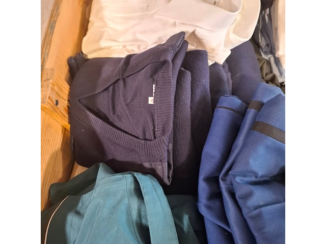 Partij diverse kleding - afbeelding 7 van  9