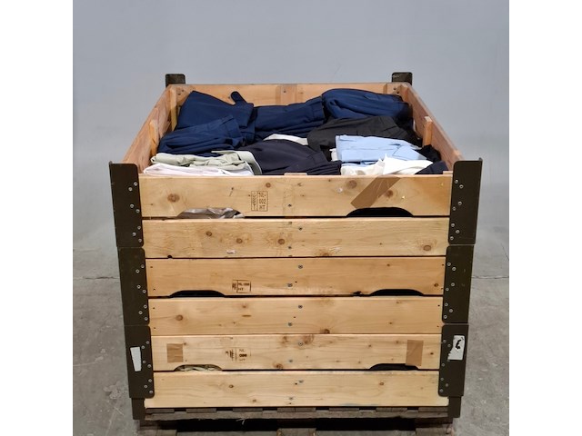 Partij diverse kleding - afbeelding 1 van  8