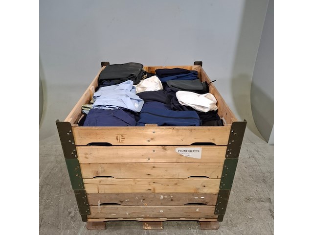 Partij diverse kleding - afbeelding 1 van  9