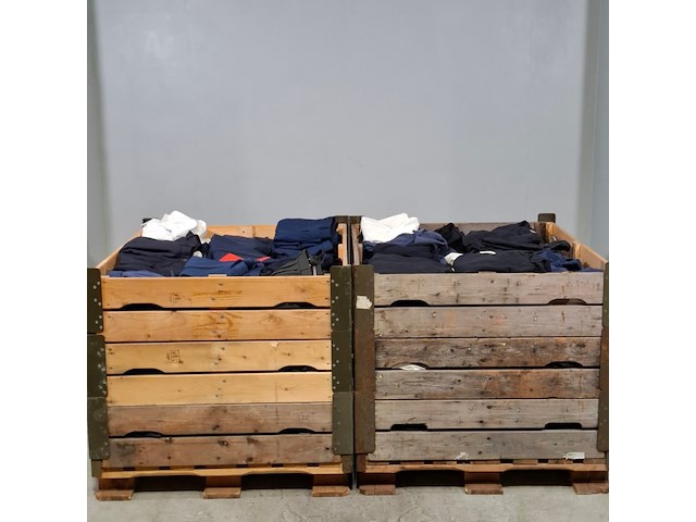 Partij diverse kleding - afbeelding 1 van  11