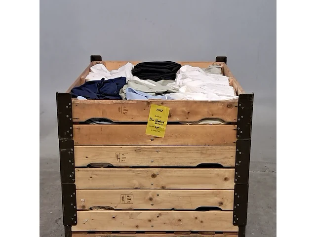 Partij diverse kleding - afbeelding 1 van  8