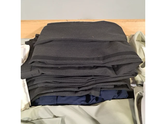 Partij diverse kleding - afbeelding 6 van  8