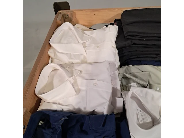 Partij diverse kleding - afbeelding 7 van  8