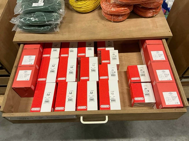 Partij diverse klembeugels (128 verpakkingen) - afbeelding 7 van  14