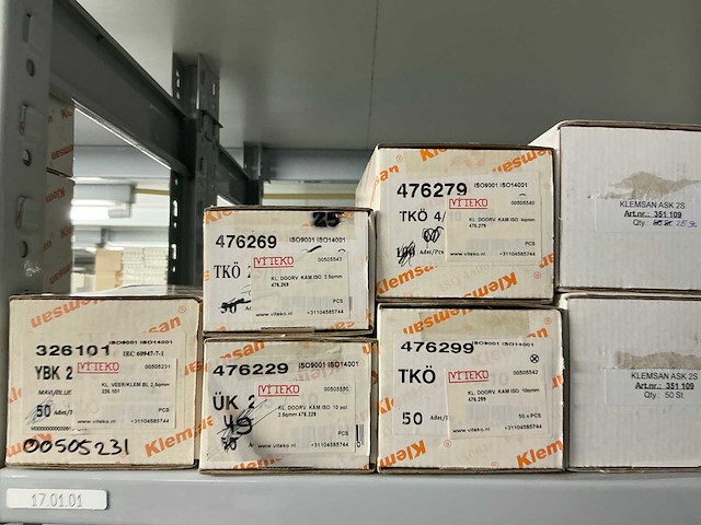 Partij diverse klemsan klemmen/eindplaten/etc - afbeelding 2 van  29