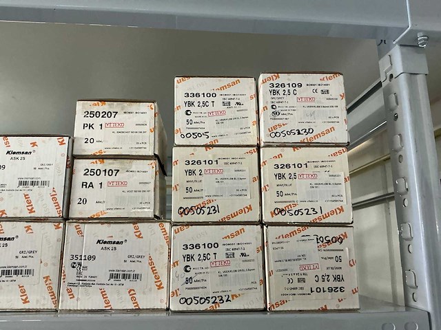 Partij diverse klemsan klemmen/eindplaten/etc - afbeelding 4 van  29