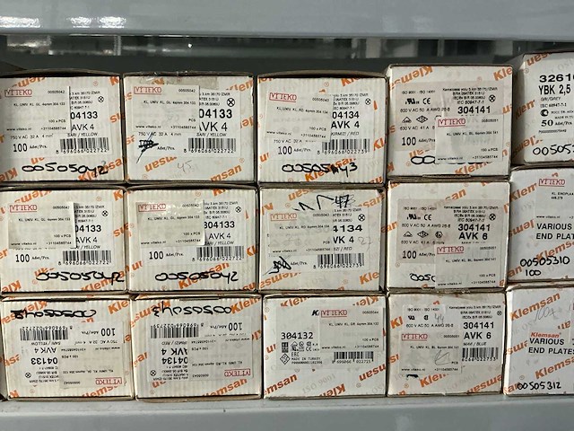 Partij diverse klemsan klemmen/eindplaten/etc - afbeelding 6 van  29