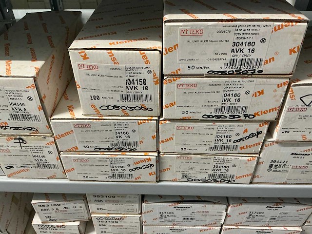 Partij diverse klemsan klemmen/eindplaten/etc - afbeelding 17 van  29