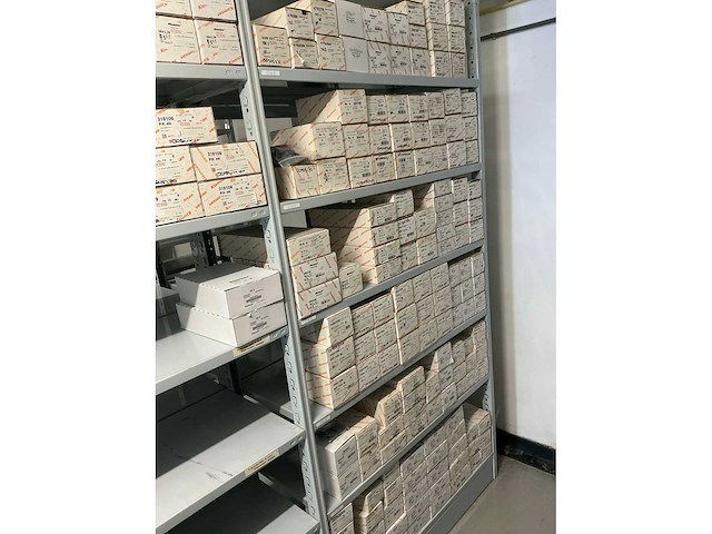 Partij diverse klemsan klemmen/eindplaten/etc - afbeelding 12 van  29