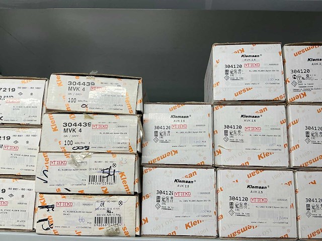 Partij diverse klemsan klemmen/eindplaten/etc - afbeelding 24 van  29