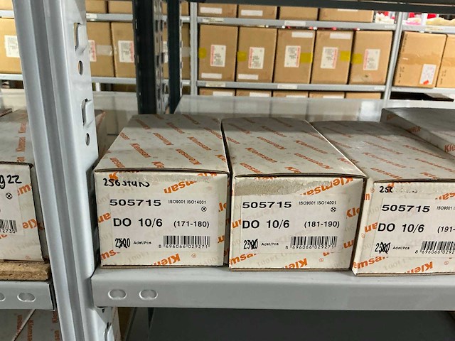 Partij diverse klemsan markeringsplaatjes (285x) verpakkingen - afbeelding 13 van  58