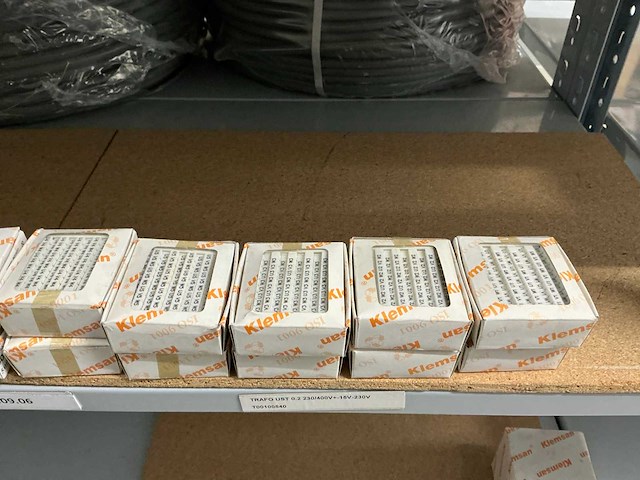 Partij diverse klemsan markeringsplaatjes (285x) verpakkingen - afbeelding 22 van  58