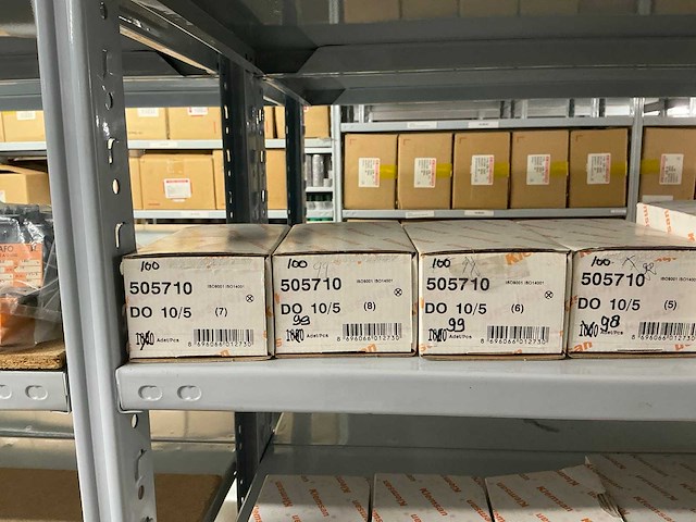 Partij diverse klemsan markeringsplaatjes (285x) verpakkingen - afbeelding 33 van  58