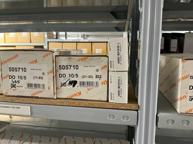 Partij diverse klemsan markeringsplaatjes (285x) verpakkingen - afbeelding 37 van  58