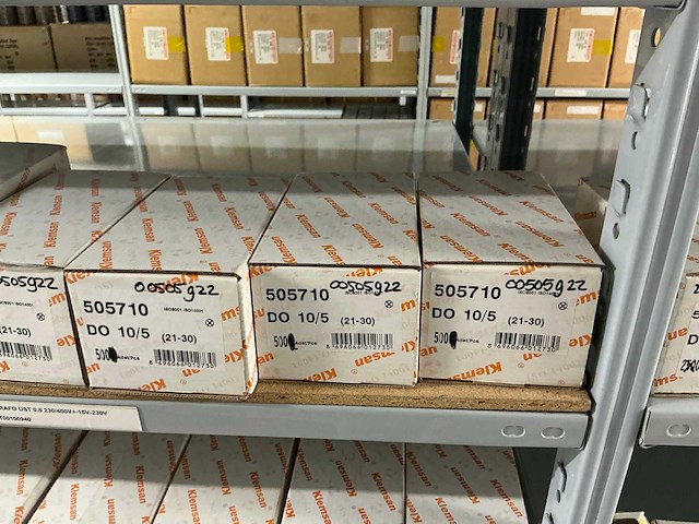 Partij diverse klemsan markeringsplaatjes (285x) verpakkingen - afbeelding 38 van  58