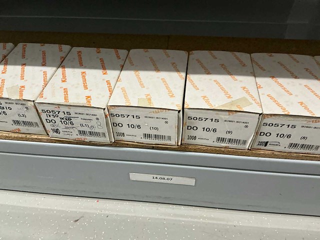 Partij diverse klemsan markeringsplaatjes (285x) verpakkingen - afbeelding 53 van  58