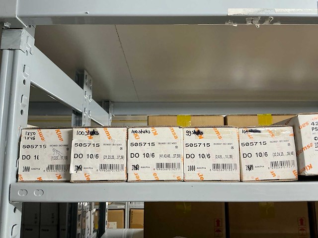 Partij diverse klemsan markeringsplaatjes (285x) verpakkingen - afbeelding 55 van  58