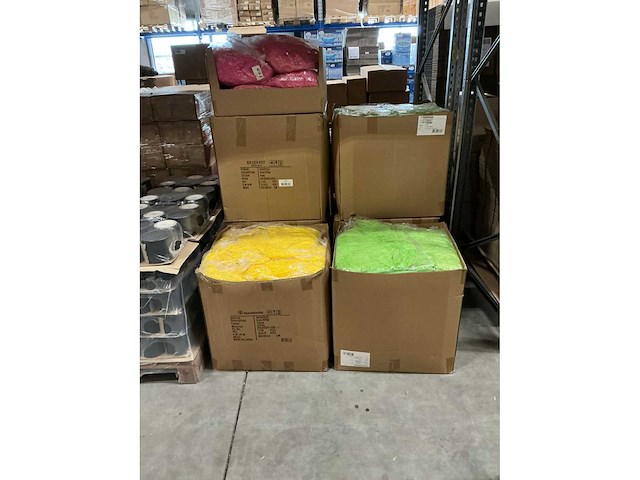 Partij diverse kleuren sisal 450gr per zak (130x) - afbeelding 2 van  8