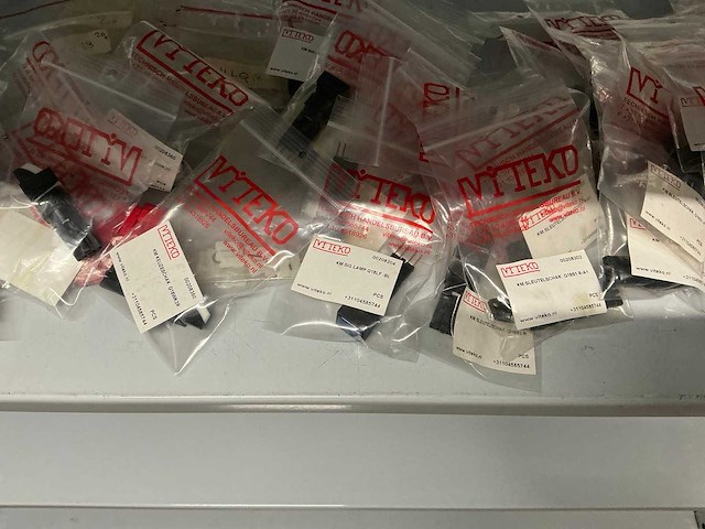 Partij diverse km drukknoppen/keuzeschakelaars/sig.lamp/sleutelschak./overige - afbeelding 9 van  18