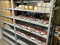 Partij diverse km drukknoppen/keuzeschakelaars/sig.lamp/sleutelschak./overige - afbeelding 1 van  18