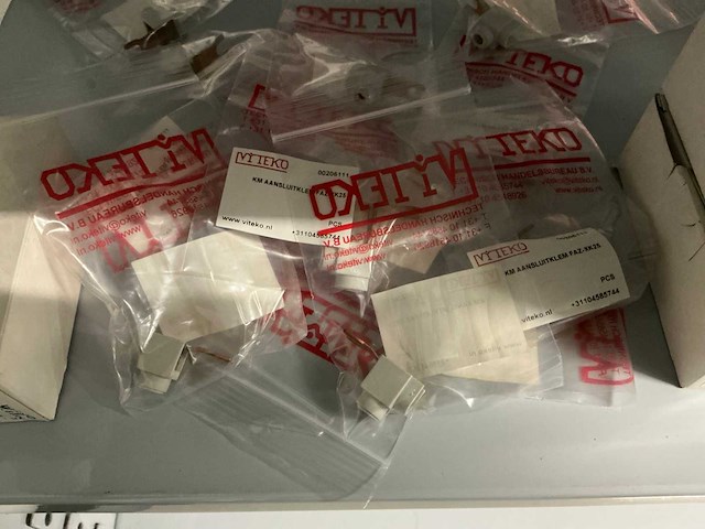 Partij diverse km instal automaat/stroomrails/aansluitklemmen/etc (239x) - afbeelding 13 van  23