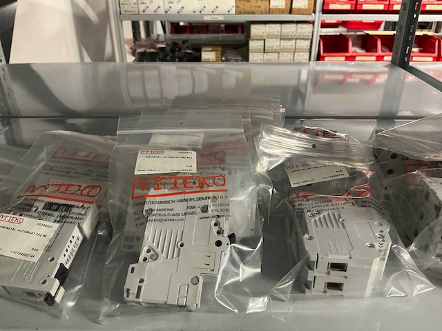 Partij diverse km instal automaat/stroomrails/aansluitklemmen/etc (239x) - afbeelding 22 van  23