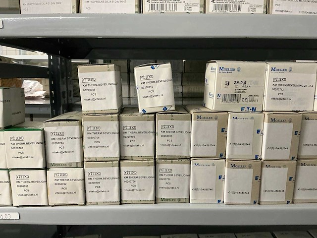 Partij diverse km schakelaars/sterpunt/hulprelais/etc (370x) - afbeelding 5 van  36