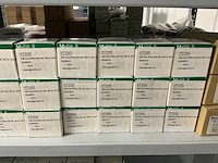 Partij diverse km schakelaars/sterpunt/hulprelais/etc (370x) - afbeelding 9 van  36