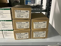 Partij diverse km schakelaars/sterpunt/hulprelais/etc (370x) - afbeelding 10 van  36