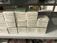 Partij diverse km schakelaars/sterpunt/hulprelais/etc (370x) - afbeelding 11 van  36