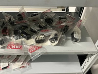 Partij diverse km schakelaars/sterpunt/hulprelais/etc (370x) - afbeelding 15 van  36