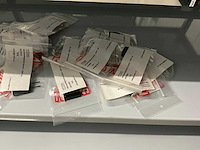 Partij diverse km schakelaars/sterpunt/hulprelais/etc (370x) - afbeelding 18 van  36