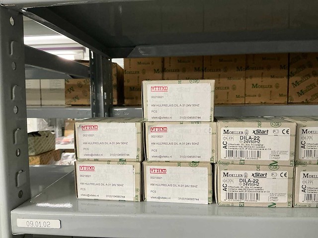 Partij diverse km schakelaars/sterpunt/hulprelais/etc (370x) - afbeelding 34 van  36