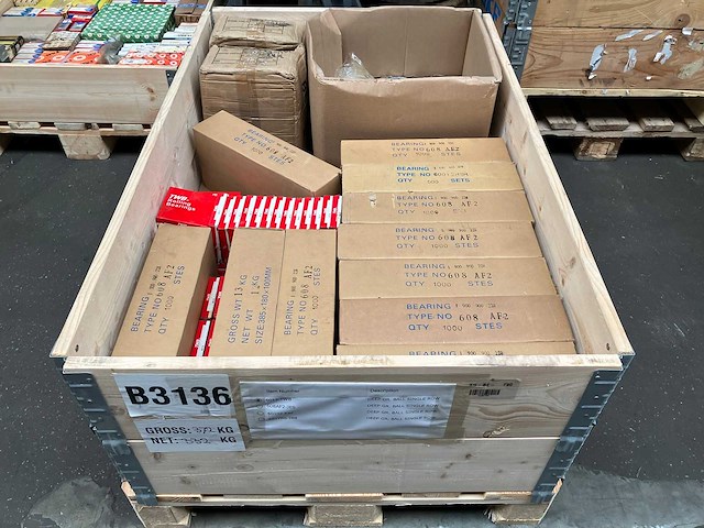 Partij diverse kogellagers 332kg - afbeelding 1 van  8