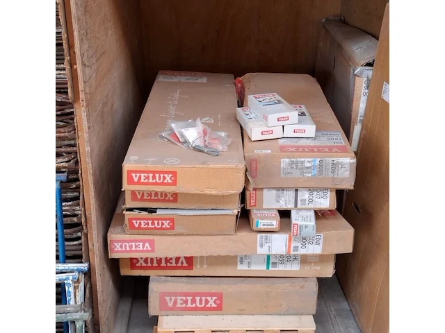 Partij diverse kozijn- en raamrestanten, velux - afbeelding 4 van  10