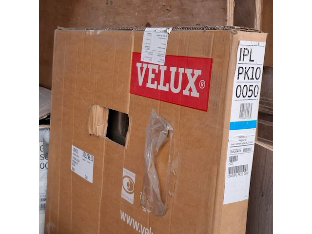 Partij diverse kozijn- en raamrestanten, velux - afbeelding 9 van  10