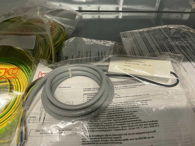 Partij diverse krimpkous/isolatiekous/etc (96x) - afbeelding 22 van  23