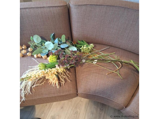 Partij diverse kunstbloemen o.a. witch hazel spray 13117zdkbr - afbeelding 1 van  2