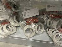 Partij diverse kunstof moeren/wurgwartels/reduceerringen/etc - afbeelding 15 van  30