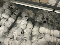 Partij diverse kunstof moeren/wurgwartels/reduceerringen/etc - afbeelding 17 van  30