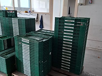Partij diverse kunststof emballage kratten - afbeelding 2 van  10